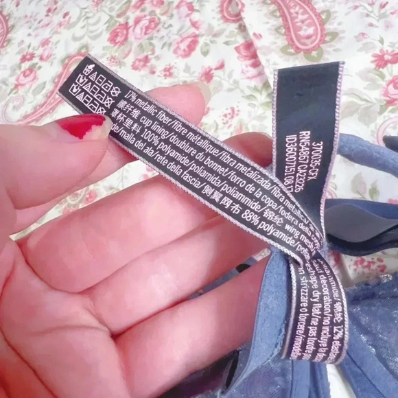 Victoria's Secret Very Sexy Unlined Balconet Bra Grey and Silver 32D - Picture 9 of 9